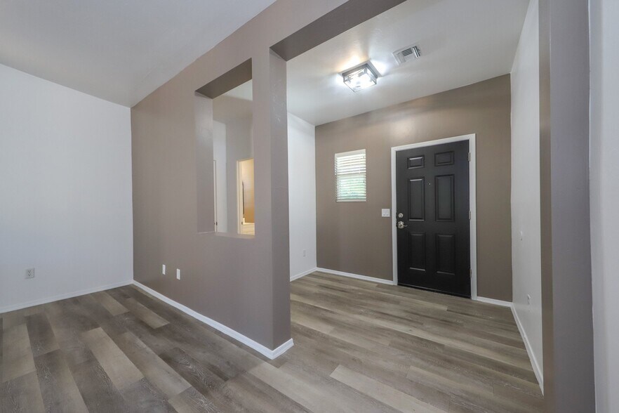 Building Photo - 718 S Harry P Stagg Dr