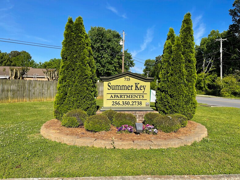 Summer Key Apartments 715 Cedar Lake Rd SW Decatur AL 35603