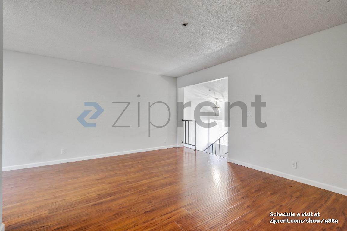 Building Photo - Unit 3