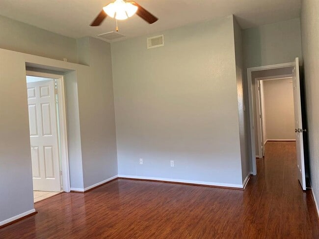 Building Photo - 3111 Lazy Brook Dr
