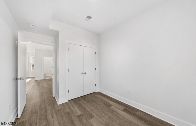 Building Photo - 1119 Hampton Pl