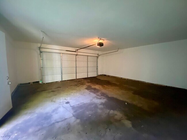 Building Photo - 2401 Darien St