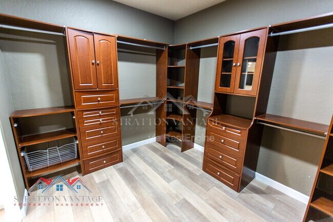 Building Photo - 14616 W Windward Ave