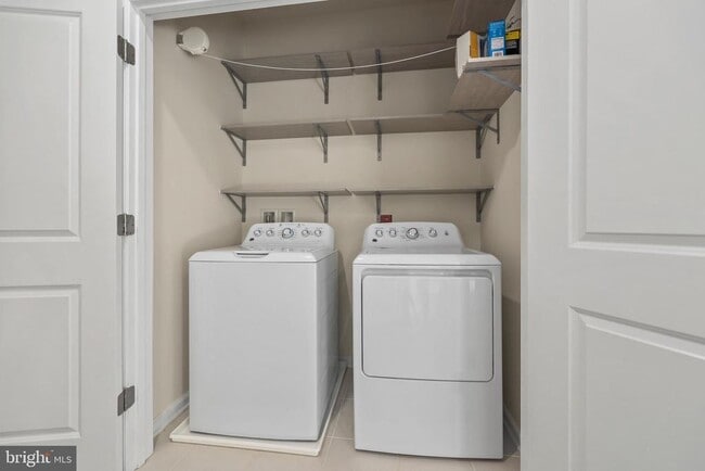 Building Photo - 1010 Ribbon Limestone Terrace SE