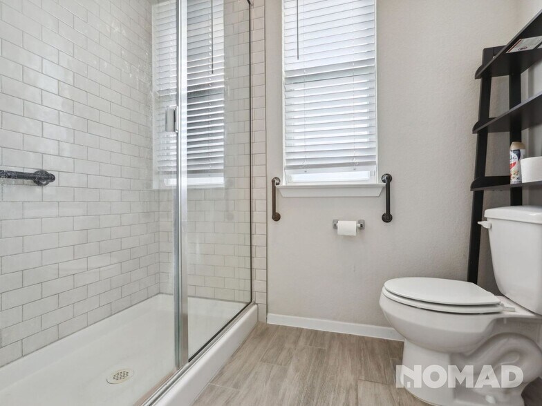 Building Photo - 209 Lake Placid Run