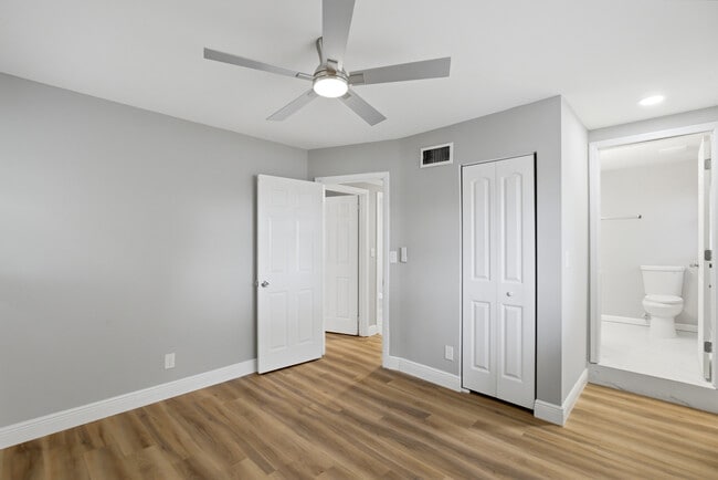 Building Photo - 937 La Marche Dr