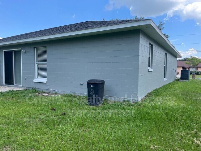 Building Photo - 550 Imperial Pl