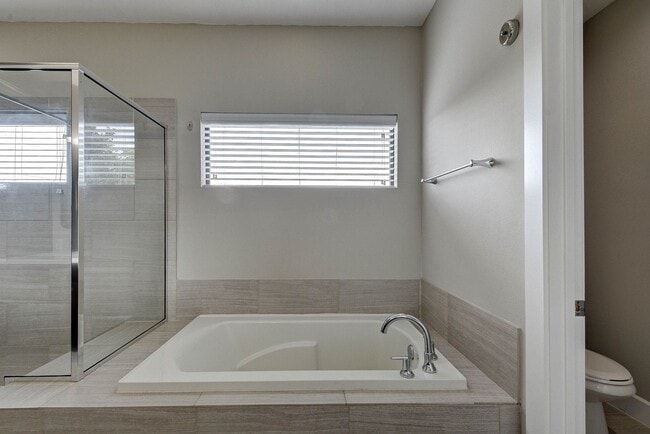 Building Photo - Modern Comfort Meets City Living — 3-Story Townhome Ready Now!