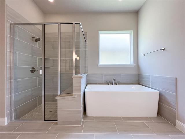 Building Photo - 2201 Essex Ct