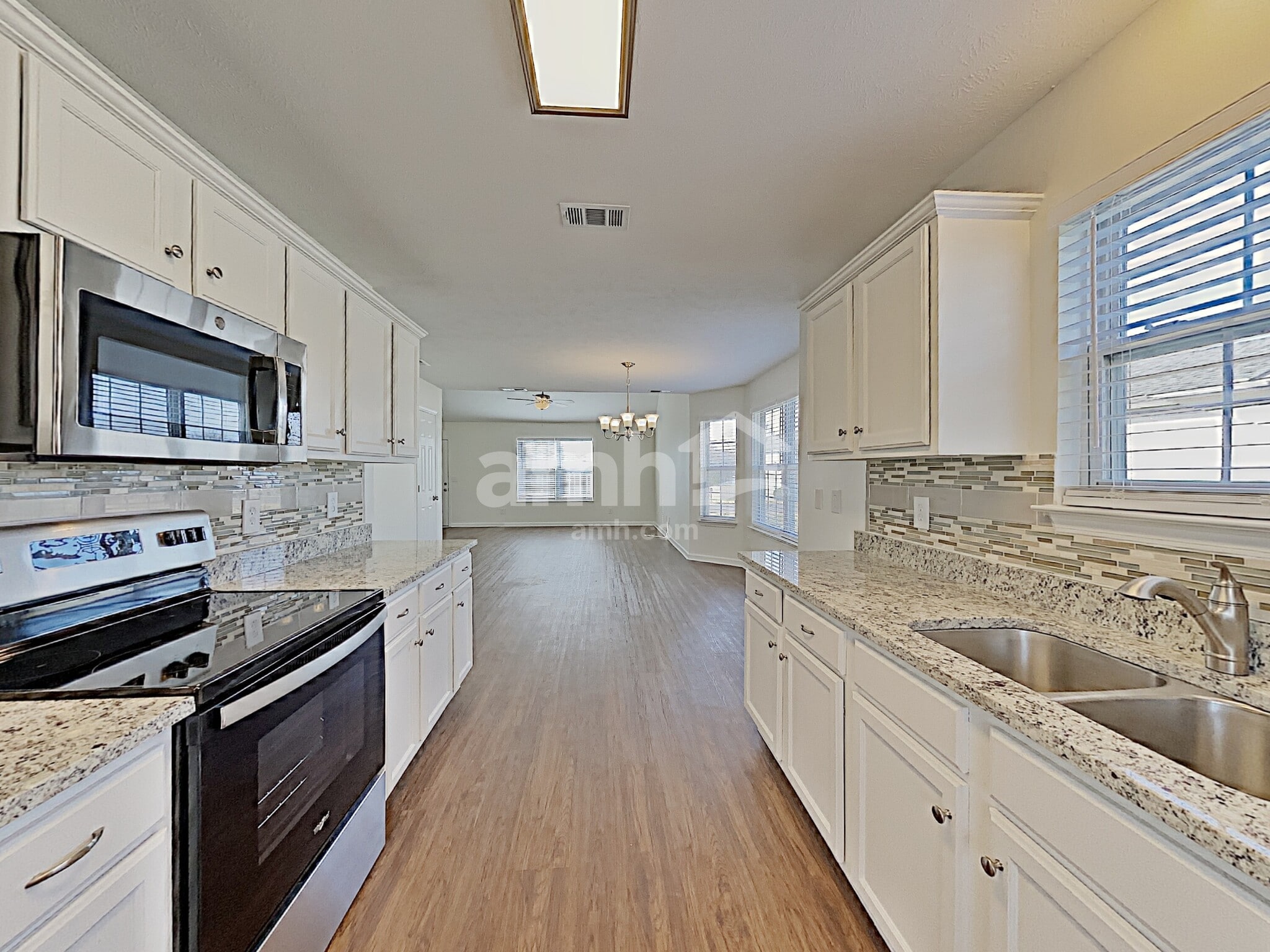 Building Photo - 626 Mable Dr