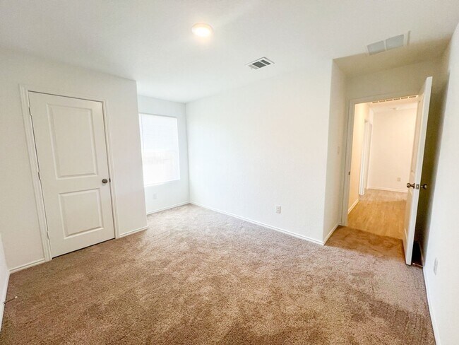 Building Photo - 4 Bedroom 1-Story Home Near SeaWorld in Northwest San Antonio
