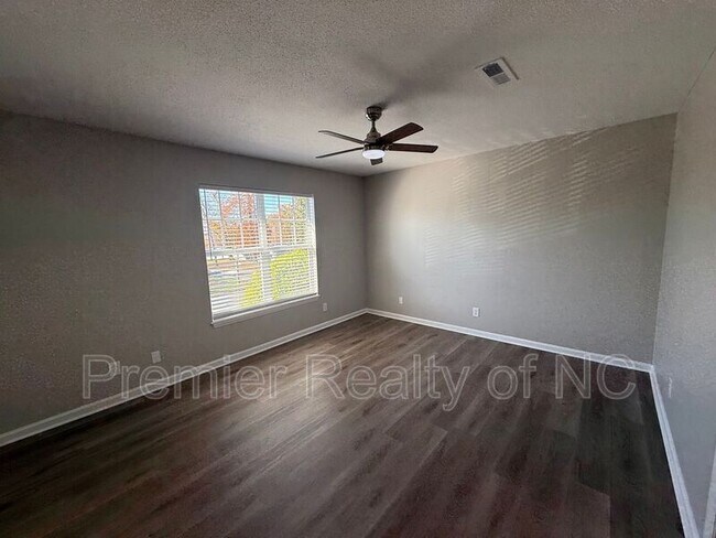 Building Photo - 4001 Whirlaway Ct