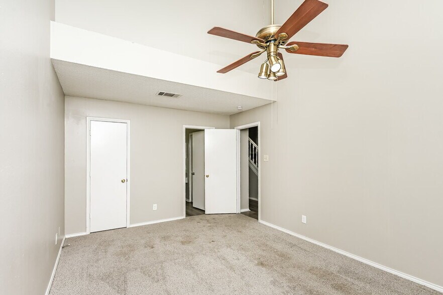 Building Photo - 4844 Thistledown Dr