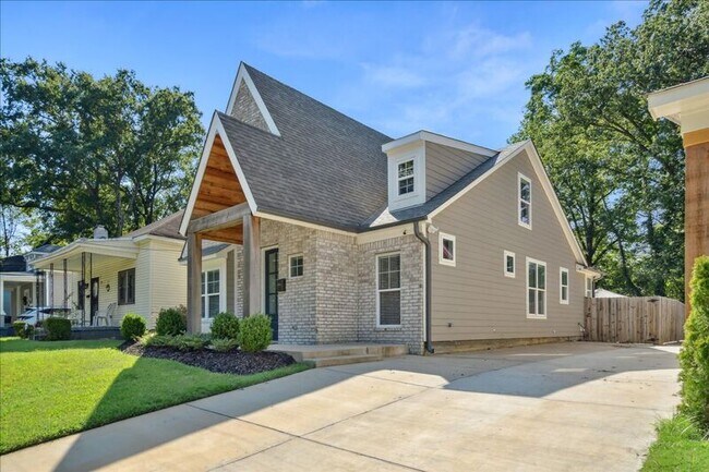 Building Photo - 319 Williford St