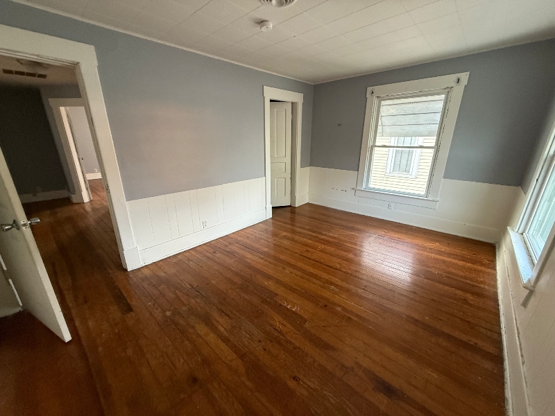 Building Photo - 227 1/2 N Main St