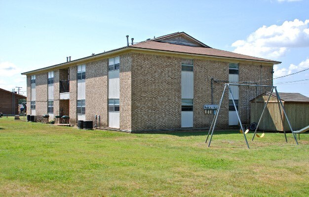 Building Photo - 108 W Godley Ave