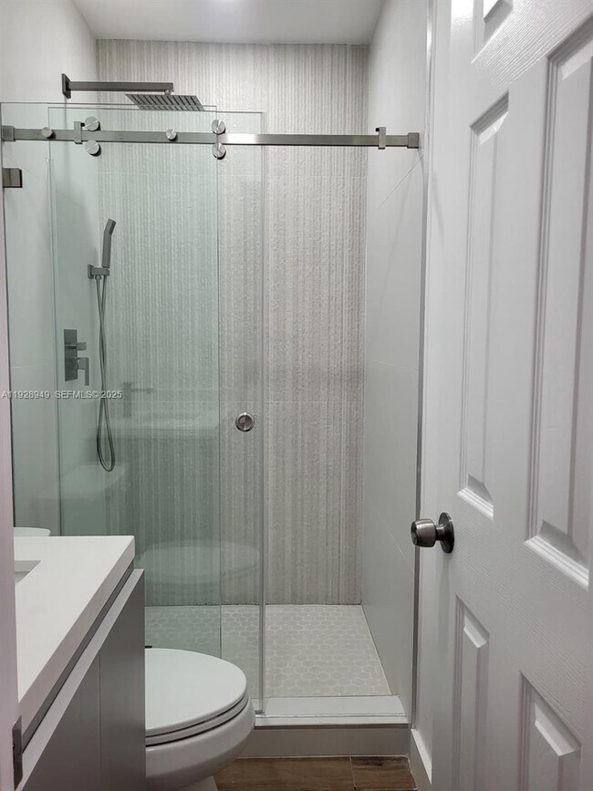 Building Photo - 245 SW 105th Pl