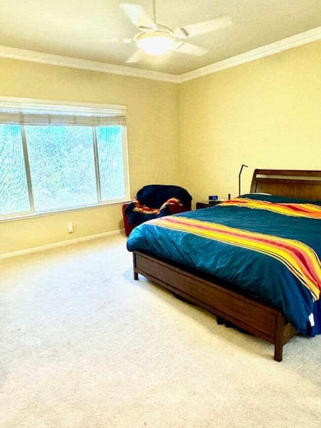 Building Photo - Springfield Home with a View - MUST BE 55 YEARS OF AGE