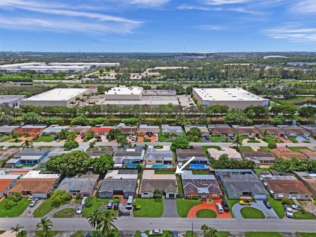 Building Photo - 7600 Grandview Blvd