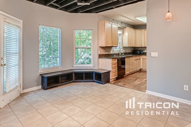 Building Photo - 5969 Rosie Ln SE
