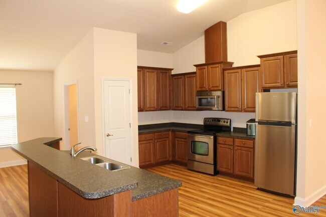 Building Photo - 103 Glen View Dr