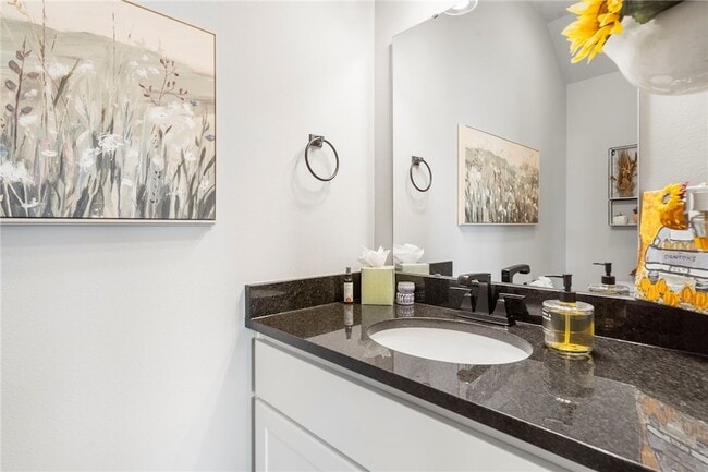 Building Photo - 102 Manfield Ave