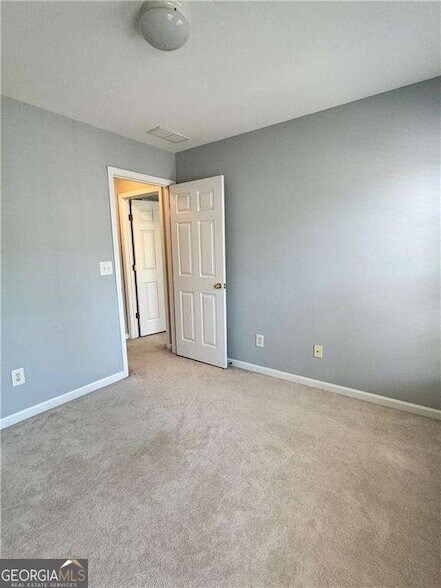 Building Photo - 3389 Lathenview Ct