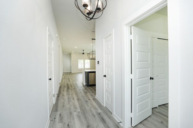 Building Photo - 1023 Santee Ct