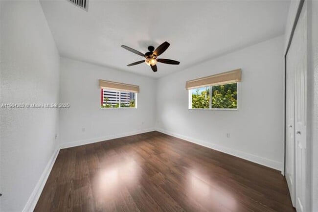 Building Photo - 2814 SW 27th St