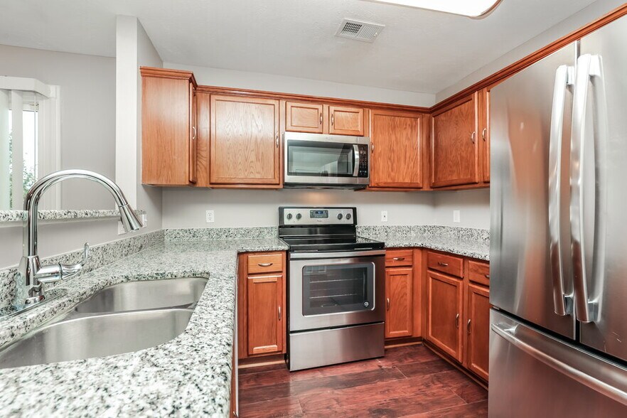 Building Photo - 122 Mary Joe Martin Dr