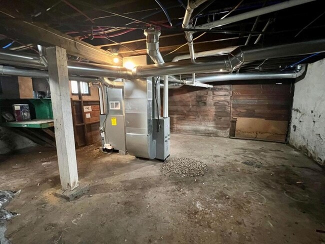 Building Photo - 301 Folts St