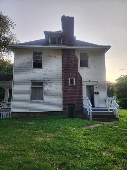 Building Photo - 1042 W Prairie Ave