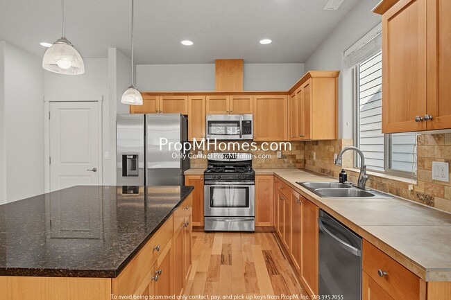 Building Photo - Four Bedroom Home in King City!