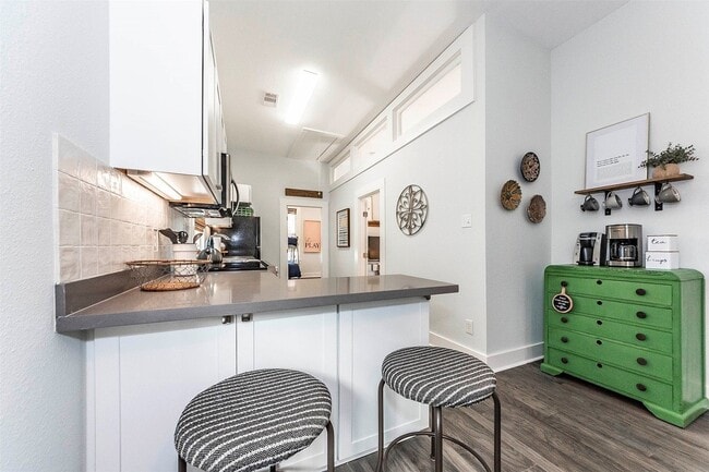 Building Photo - 2021 Avenue O 1/2