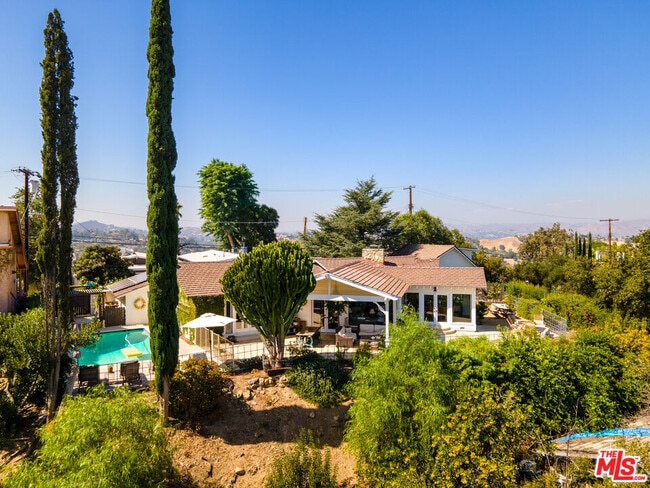Building Photo - 4530 San Blas Ave