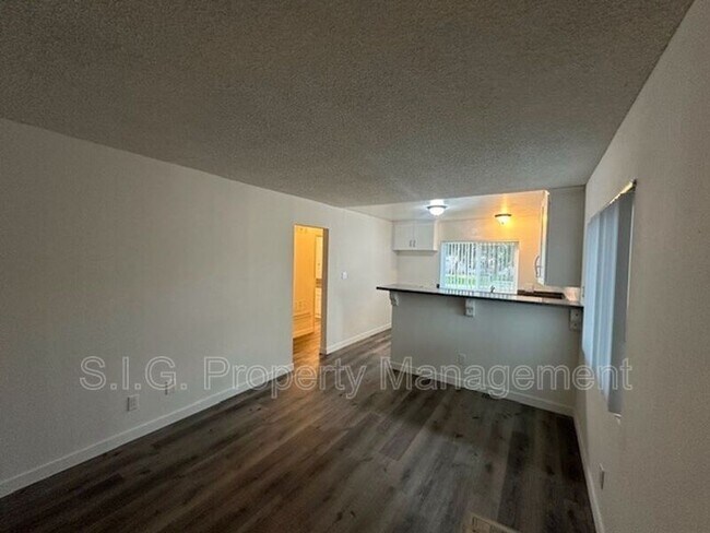 Building Photo - 10560 Sherman Grove