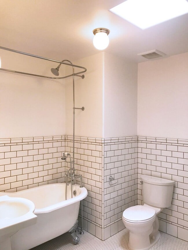 Building Photo - 2191 El Sereno Ave