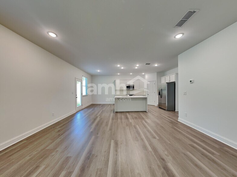 Building Photo - 1695 Soapstone Rd