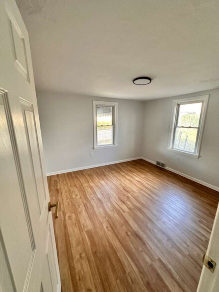 Building Photo - 165 Highland Ave