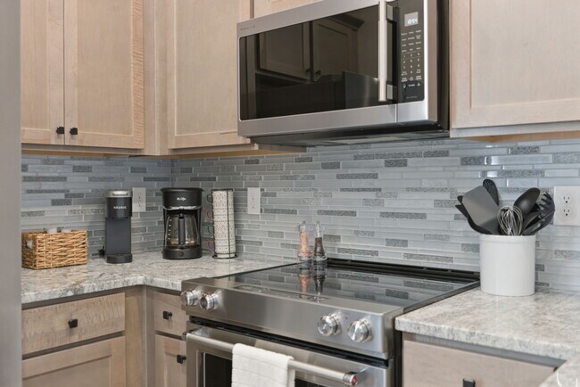 Building Photo - 9527 SE 73rd Ave