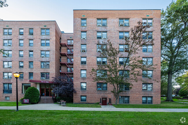 Building Photo - Dara Gardens