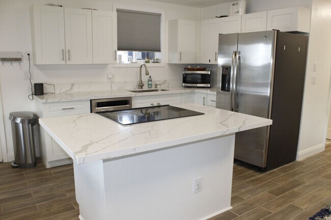 Building Photo - Loha