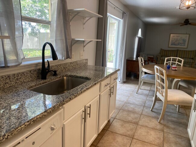 Building Photo - 111 Cabrillo Dr