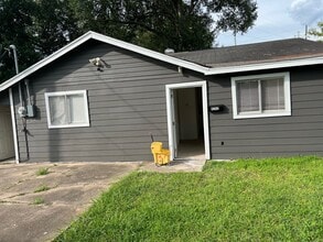 Building Photo - 4242 10th Ave