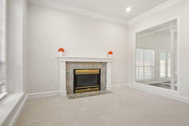 Building Photo - 1917 Cresson Dr