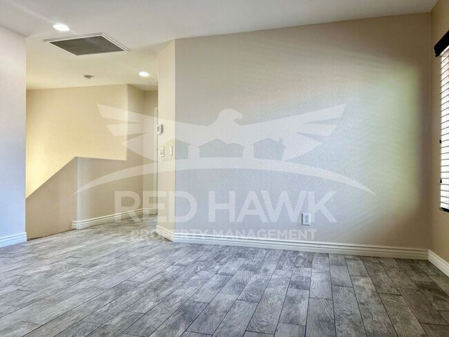 Building Photo - 3853 E Santa Fe Ln