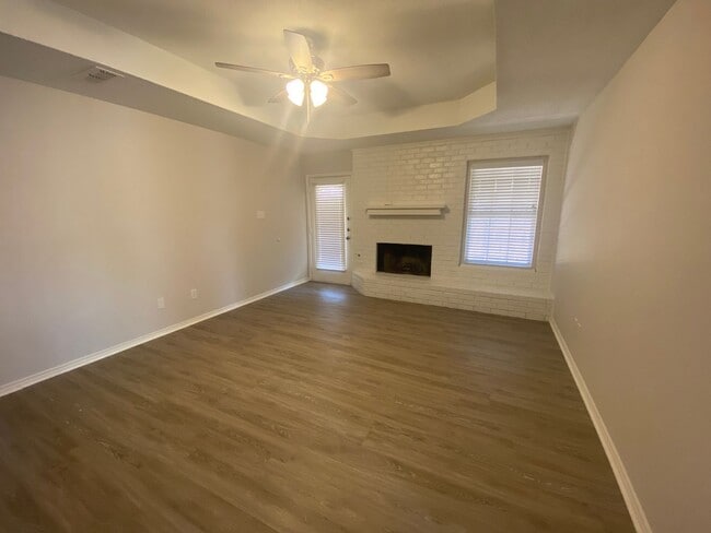 Building Photo - 7901 Albany Ave