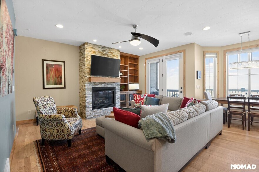 Building Photo - 3042 Lower Saddleback Rd