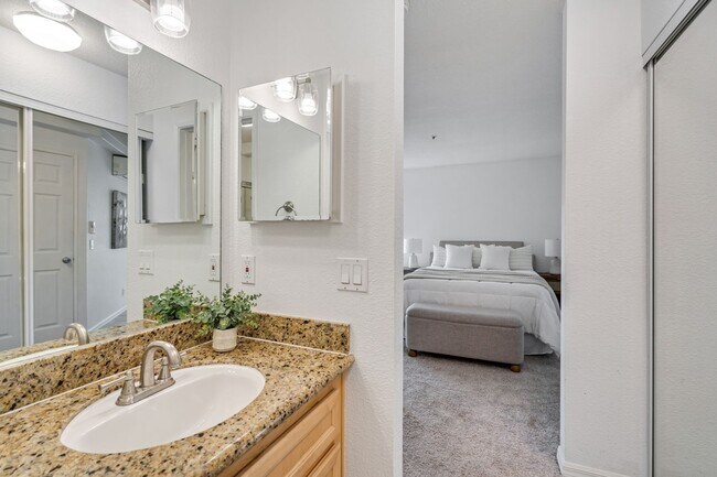 Building Photo - Remodeled 2 bed/2bath in Imperial Beach