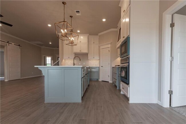 Building Photo - 16300 Marsha Dr